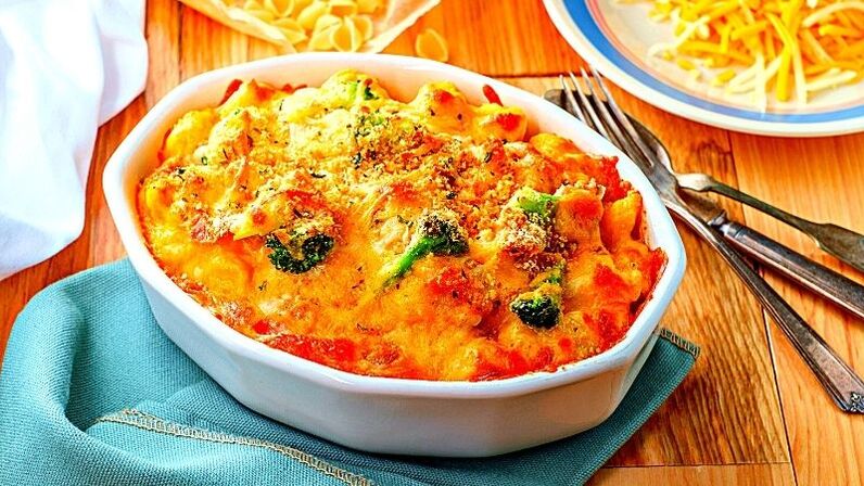 bprkkoli casserole with cheese on a ketogenic diet