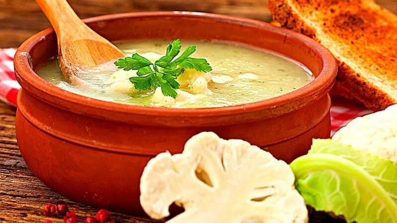creamy cauliflower soup on a ketogenic diet