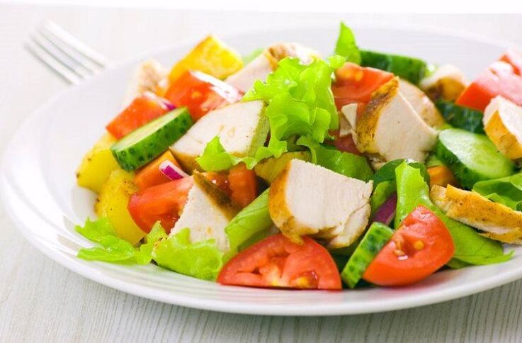 vegetable salad with slimming chicken
