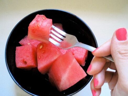 Watermelon pulp in the fast day diet